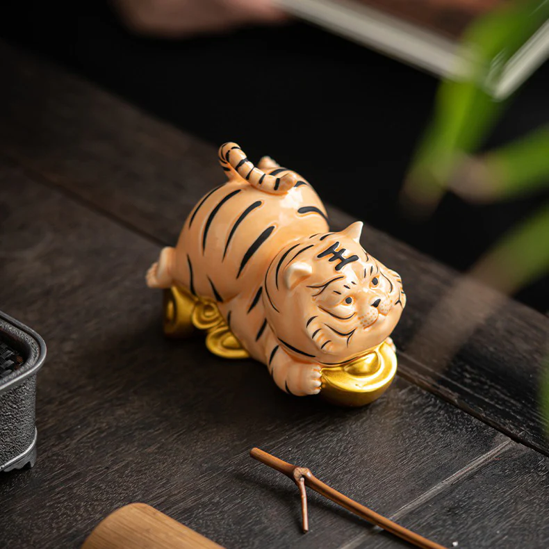Auspicious Tiger Ceramic Tea Pet - Image 3