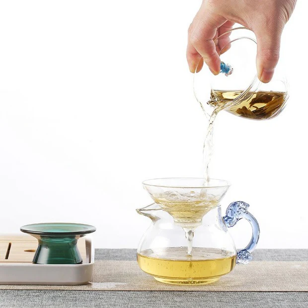 Glass Fair Cup With Dragon Handle - Image 9