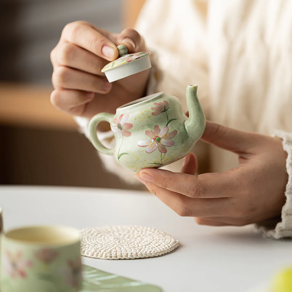 Green Ceramic Gesang Flower Travel Tea Set - Image 6