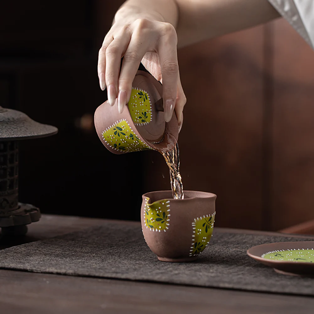 Hand Painted Daisy Patches Pottery Gaiwan - Image 5