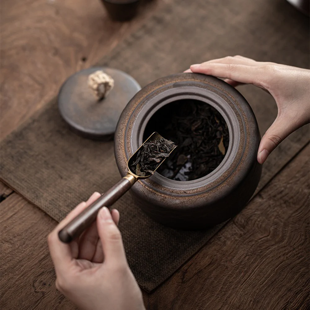Handmade Japanese Coarse Pottery Tea Caddy - Image 5