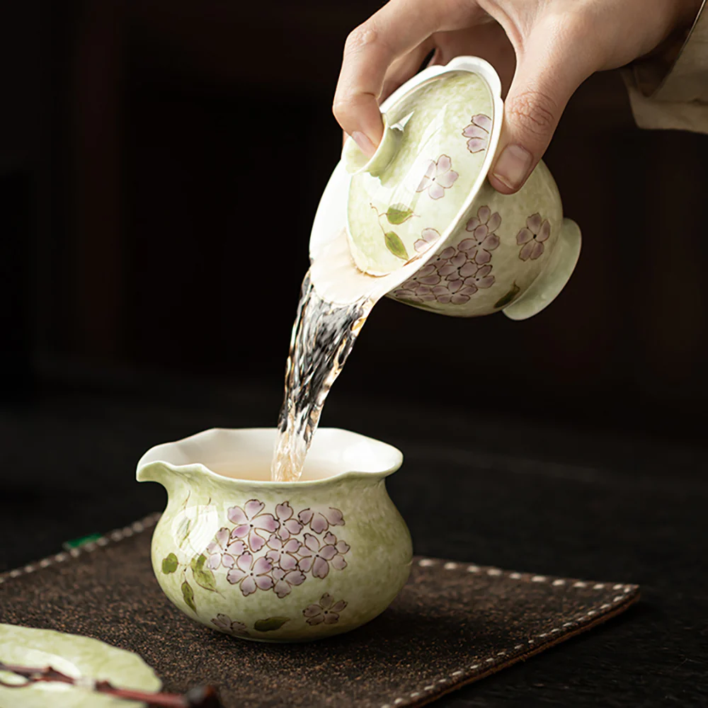 Underglaze Painting Hydrangea Porcelain Gaiwan - Image 7