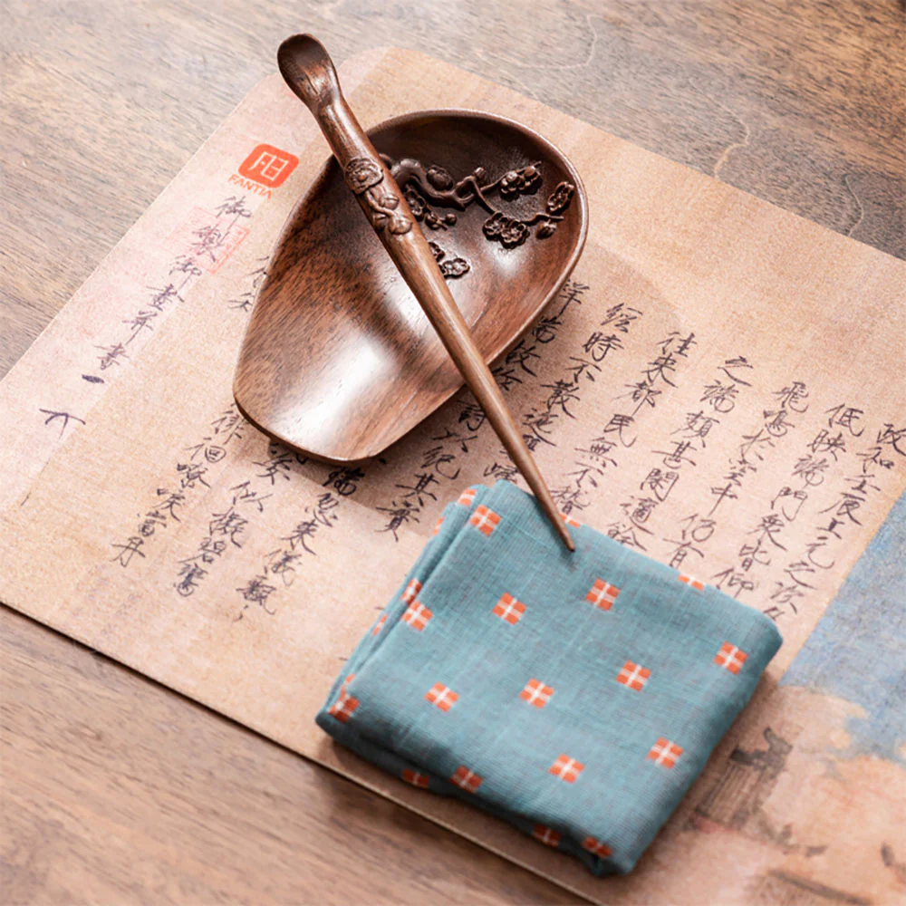 Walnut Wood Cha He With Tea Needle - Image 4