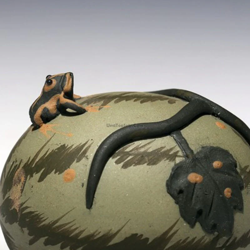 Yixing Hand-crafted Purple Clay Tea Pet - Image 3