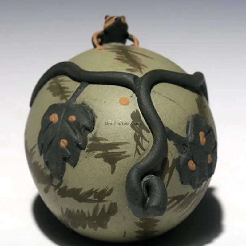 Yixing Hand-crafted Purple Clay Tea Pet - Image 4